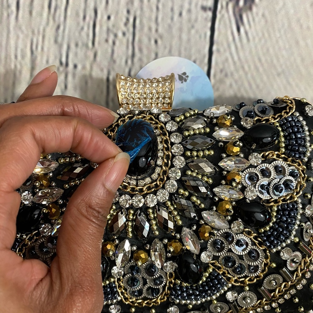 🆕 Black Beaded Clutch - Picture 3 of 10